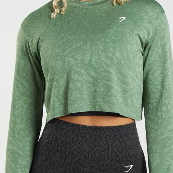 Gymshark Tops - Gymshark XL Woman’s Patterned Olive Crop Top